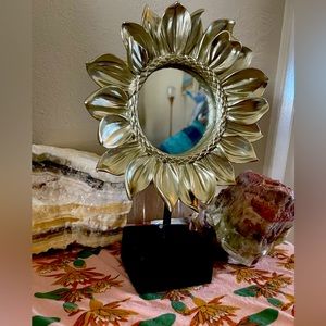 habitat decor vanity sunflower mirror with sturdy base NWT super cute